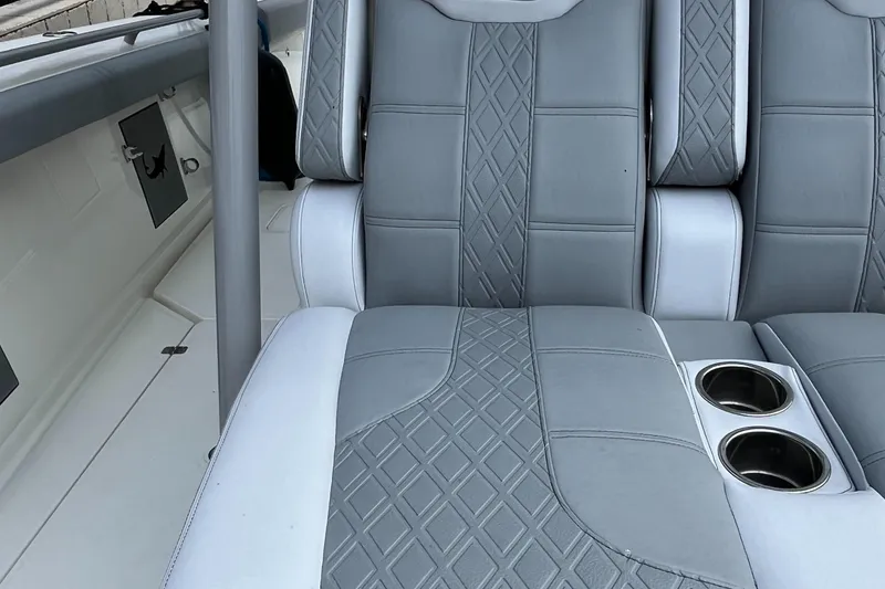 Slide: The Image of Mako 414 CC Bluewater Family Edition 2017 - 129