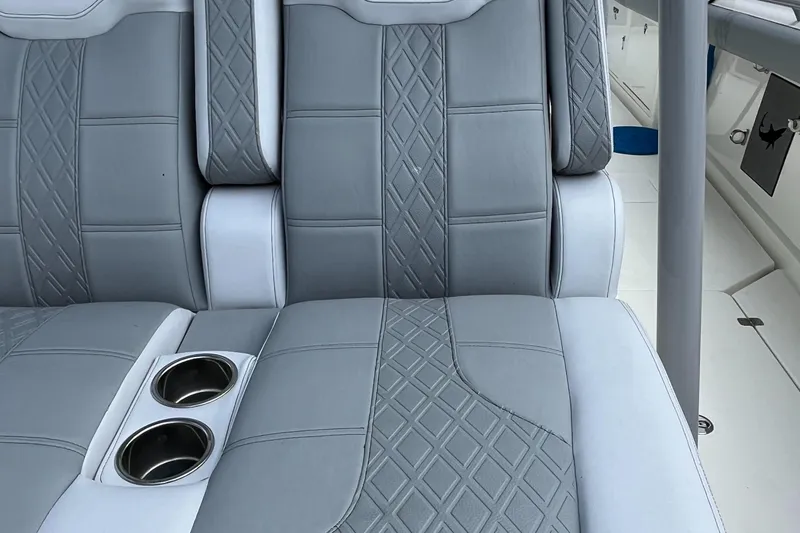 Slide: The Image of Mako 414 CC Bluewater Family Edition 2017 - 130