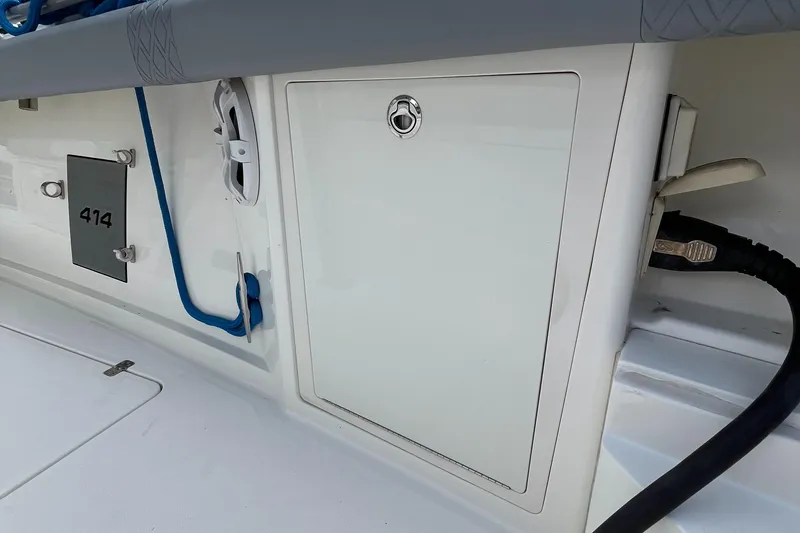 Slide: The Image of Mako 414 CC Bluewater Family Edition 2017 - 135