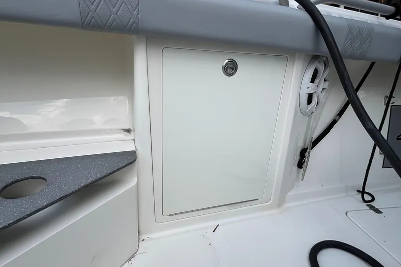 Slide: The Image of Mako 414 CC Bluewater Family Edition 2017 - 136