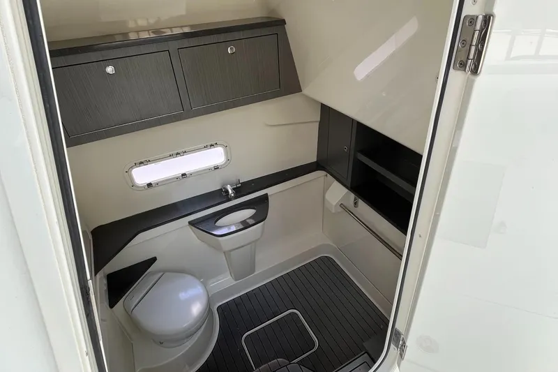 Slide: The Image of Mako 414 CC Bluewater Family Edition 2017 - 145