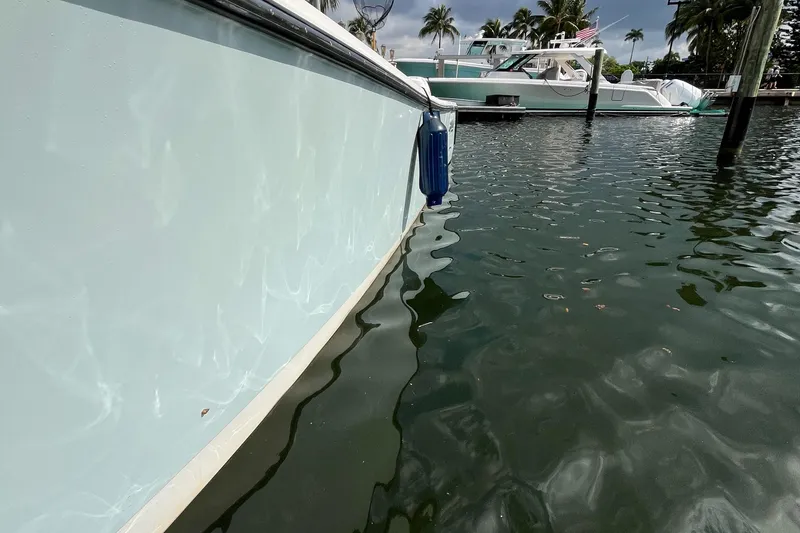 Slide: The Image of Mako 414 CC Bluewater Family Edition 2017 - 148