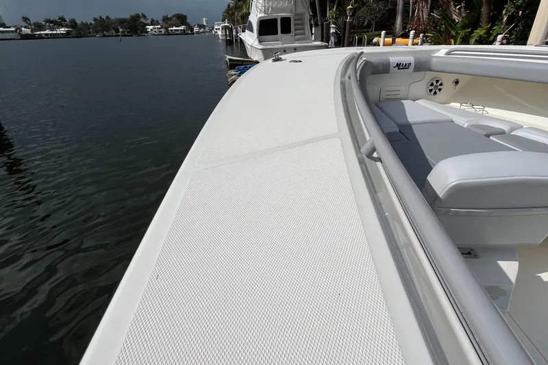 Slide: The Image of Mako 414 CC Bluewater Family Edition 2017 - 149