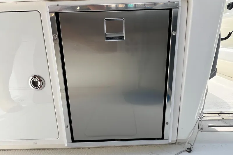 Slide: The Image of Mako 414 CC Bluewater Family Edition 2017 - 157