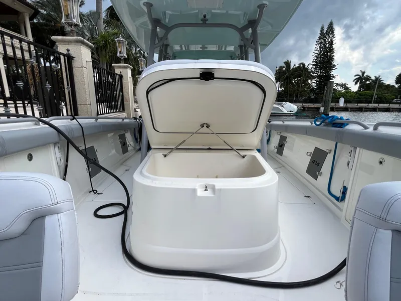 Slide: The Image of Mako 414 CC Bluewater Family Edition 2017 - 64