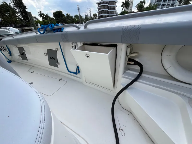 Slide: The Image of Mako 414 CC Bluewater Family Edition 2017 - 66