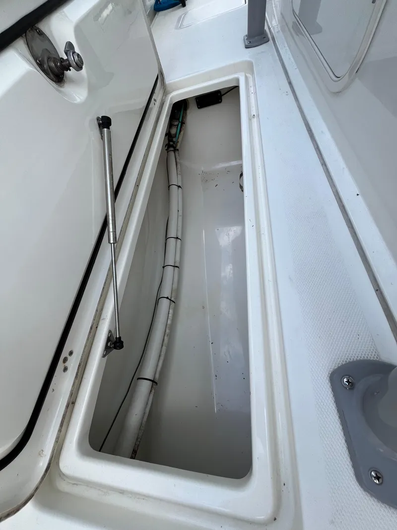 Slide: The Image of Mako 414 CC Bluewater Family Edition 2017 - 68