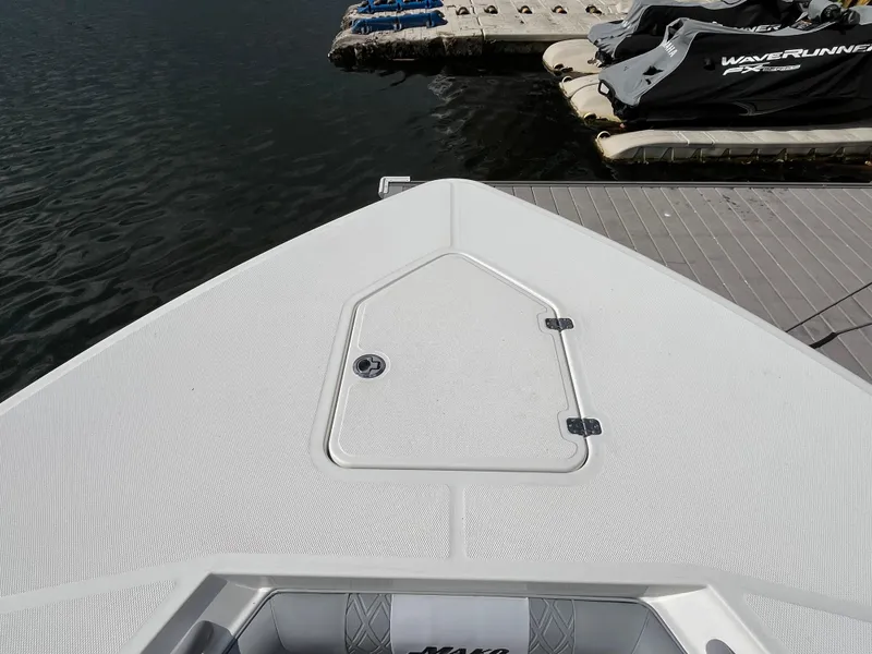 Slide: The Image of Mako 414 CC Bluewater Family Edition 2017 - 74