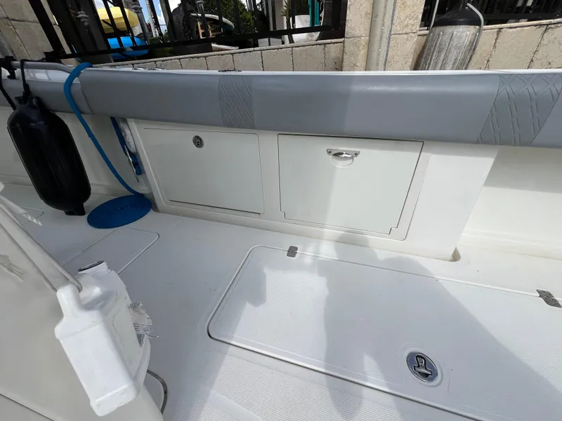 Slide: The Image of Mako 414 CC Bluewater Family Edition 2017 - 82