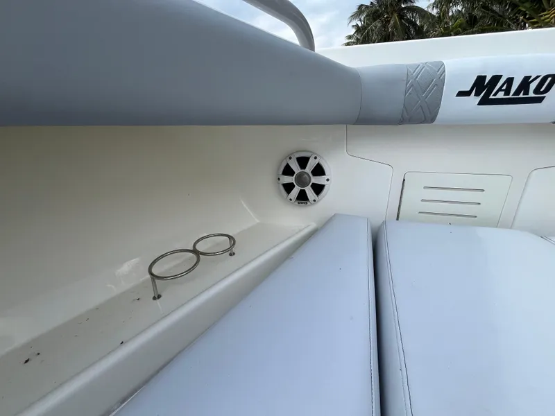 Slide: The Image of Mako 414 CC Bluewater Family Edition 2017 - 83