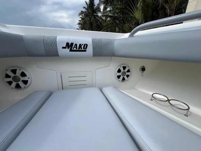 Slide: The Image of Mako 414 CC Bluewater Family Edition 2017 - 84