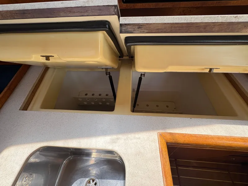 Slide: The Image of Hunter 356 2002 - 11