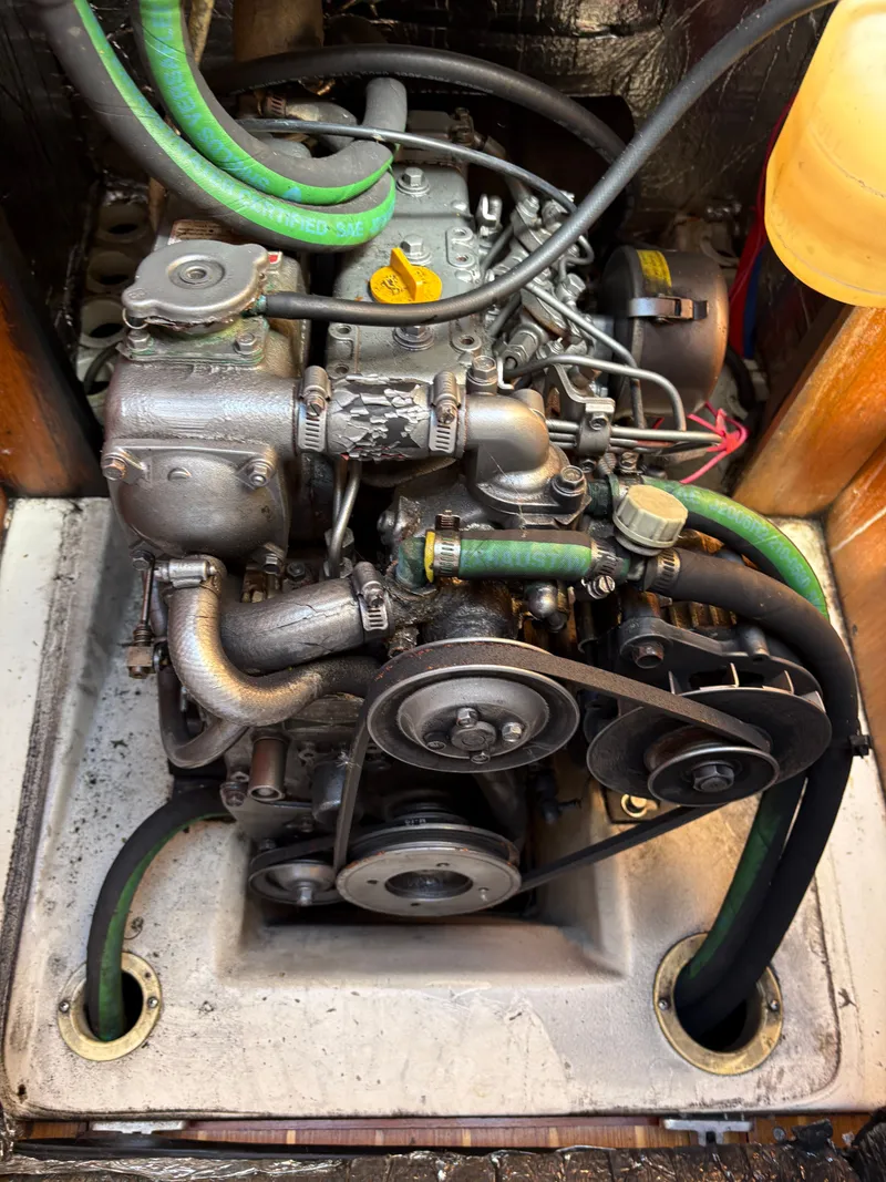 Slide: The Image of Hunter 356 2002 - 13