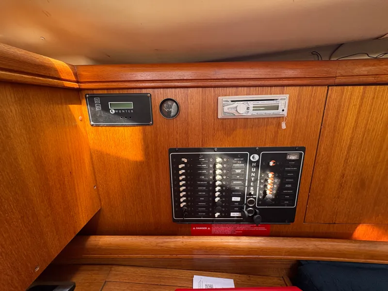 Slide: The Image of Hunter 356 2002 - 15