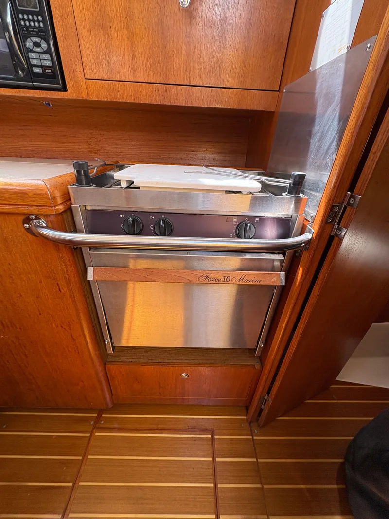 Slide: The Image of Hunter 356 2002 - 22