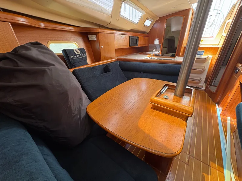 Slide: The Image of Hunter 356 2002 - 31