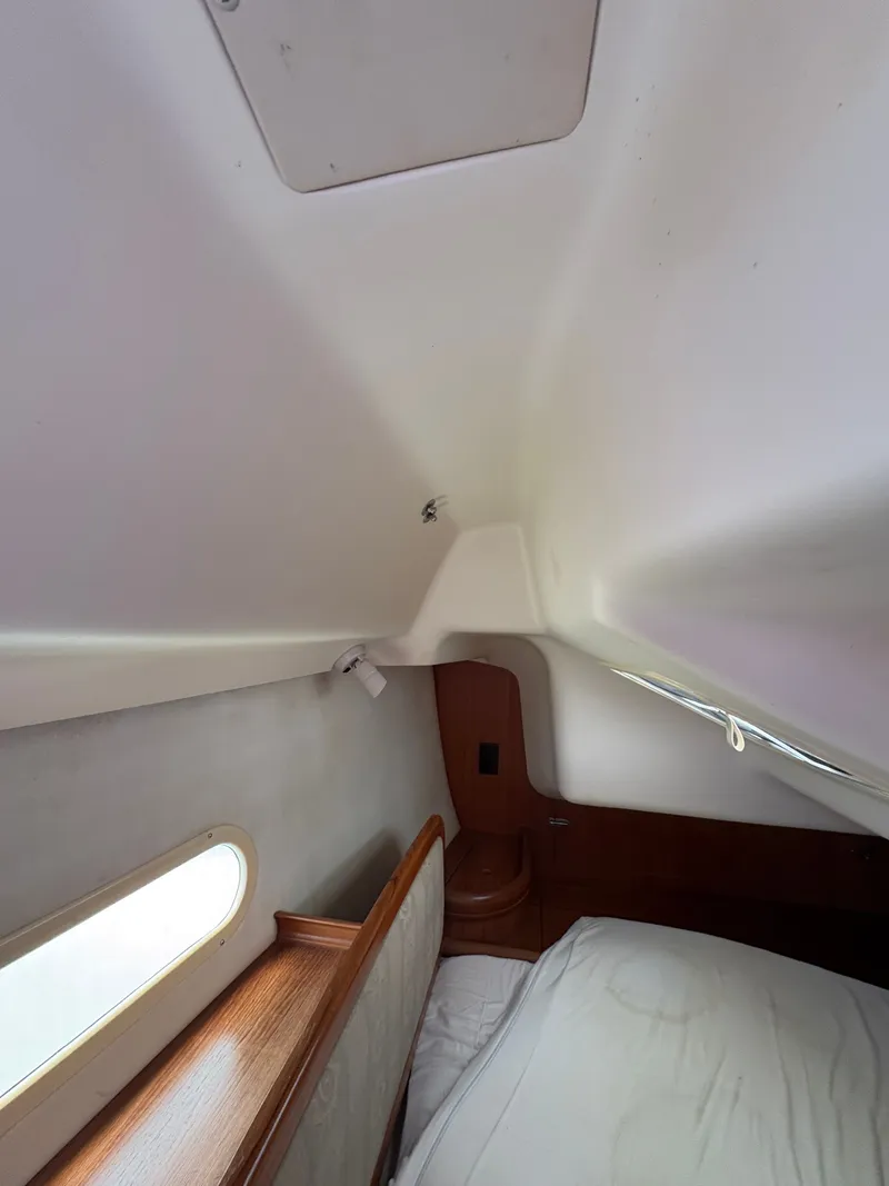 Slide: The Image of Hunter 356 2002 - 38