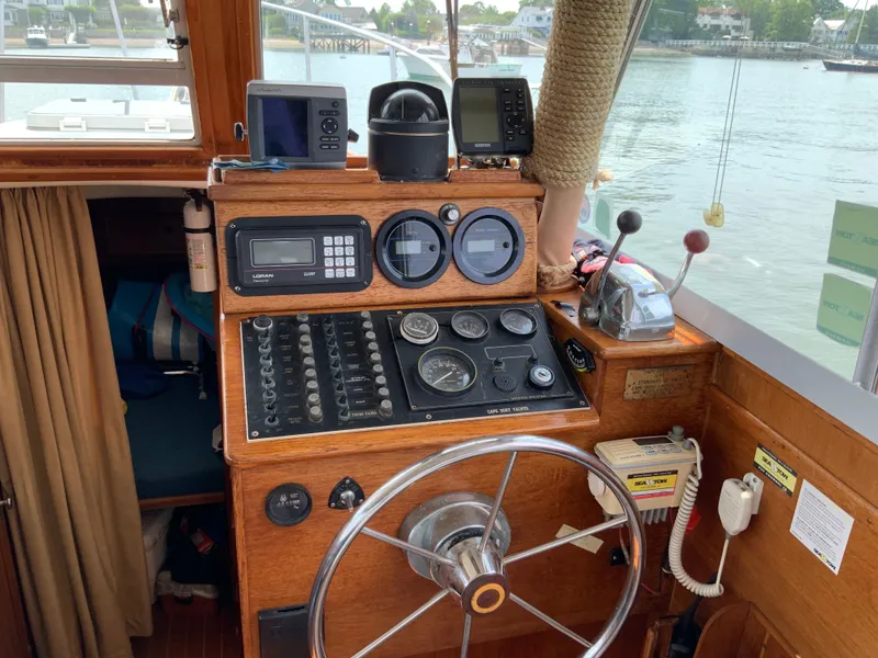 Slide: The Image of Cape Dory 28 Fly 1987 - 31