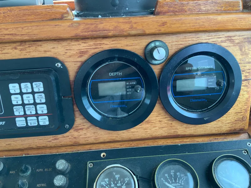 Slide: The Image of Cape Dory 28 Fly 1987 - 35