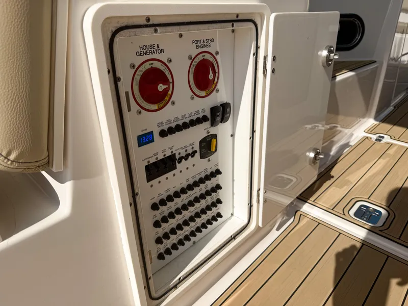 Slide: The Image of Pursuit DC 325 Dual Console 2018 - 50