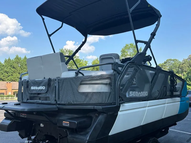 Slide: The Image of Sea-Doo Switch Sport 18 2022 - 16