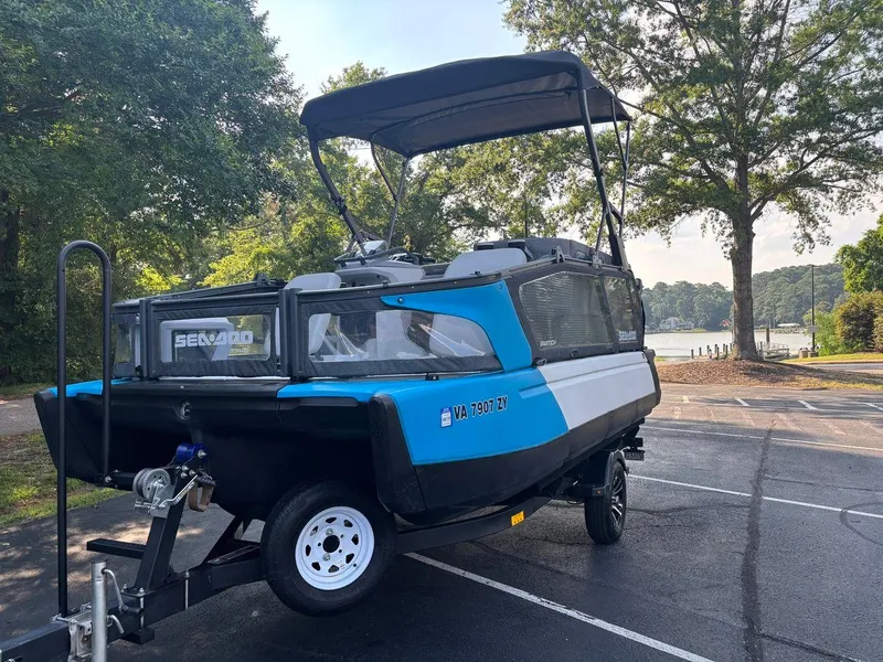 Slide: The Image of Sea-Doo Switch Sport 18 2022 - 18