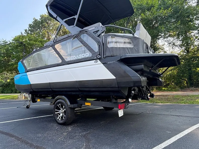 Slide: The Image of Sea-Doo Switch Sport 18 2022 - 2