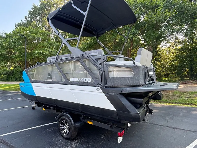 Slide: The Image of Sea-Doo Switch Sport 18 2022 - 6