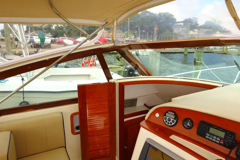 Slide: The Image of Interior view of 2009 Hunt Yachts Harrier 29, showcasing dashboard and seating. - 41
