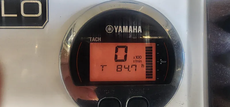 Slide: The Image of Yamaha tachometer on 2019 Robalo R202 Explorer, displaying 84.7 hours. - 27