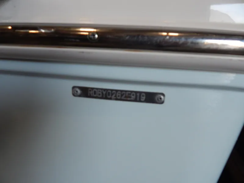 Slide: The Image of 2019 Robalo R202 Explorer boat identification plate with serial number. - 3