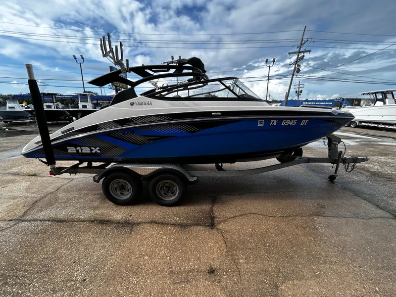 Slide: The Image of Yamaha 212X 2017 - 7