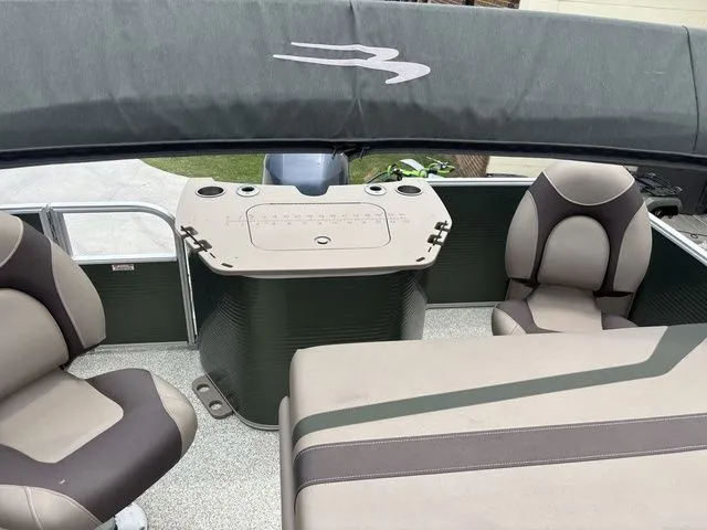 Slide: The Image of Bennington 22 SSX 2020 - 15