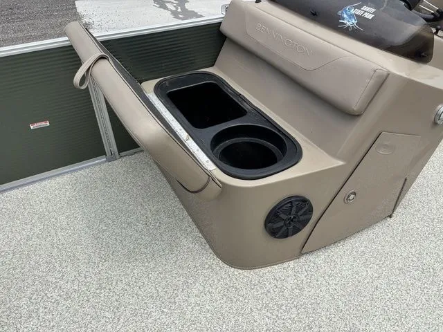 Slide: The Image of Bennington 22 SSX 2020 - 17