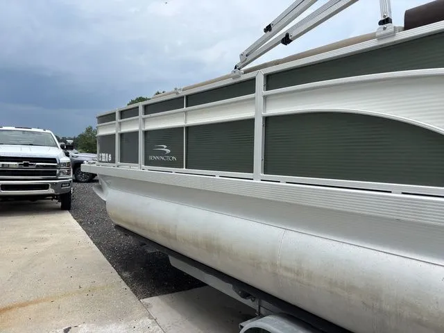 Slide: The Image of Bennington 22 SSX 2020 - 6