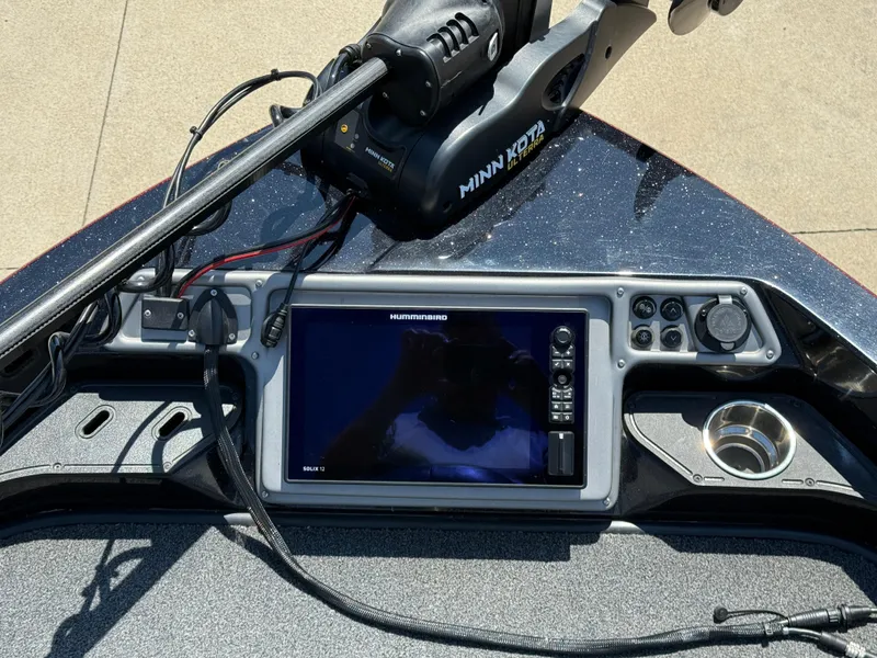 Slide: The Image of Control panel of 2022 Ranger 1880MS boat with Minn Kota motor and Humminbird display. - 9