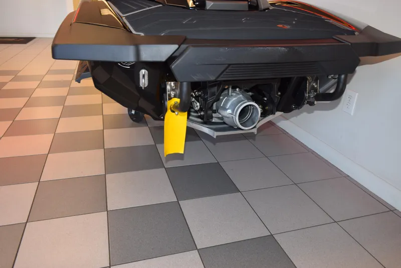 Slide: The Image of 2025 Yamaha WaveRunner FX Cruiser HO rear view in showroom. - 10