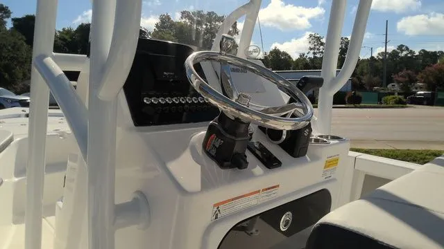 Slide: The Image of Sea Pro 210 Bay 2026 - 10