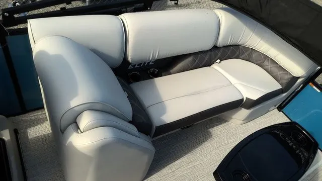 Slide: The Image of SunCatcher ELITE 324RC 2025 - 14