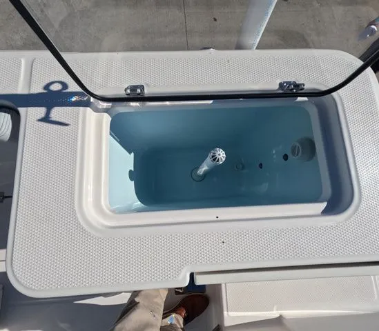 Slide: The Image of Robalo R300 Center Console In Stock 2026 - 21