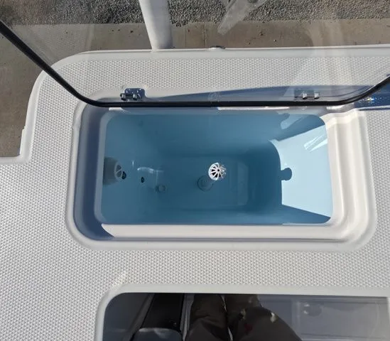 Slide: The Image of Robalo R300 Center Console In Stock 2026 - 23