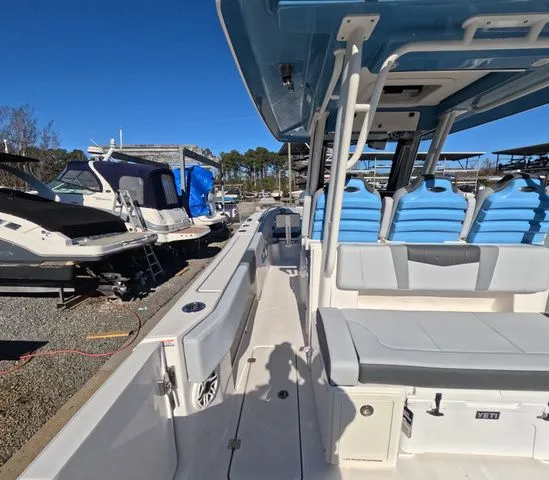 Slide: The Image of Robalo R300 Center Console In Stock 2026 - 32