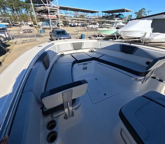 Slide: The Image of Robalo R300 Center Console In Stock 2026 - 46