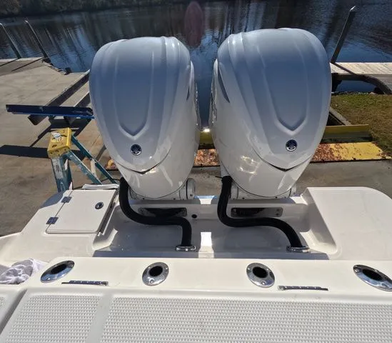 Slide: The Image of Robalo R300 Center Console In Stock 2026 - 66