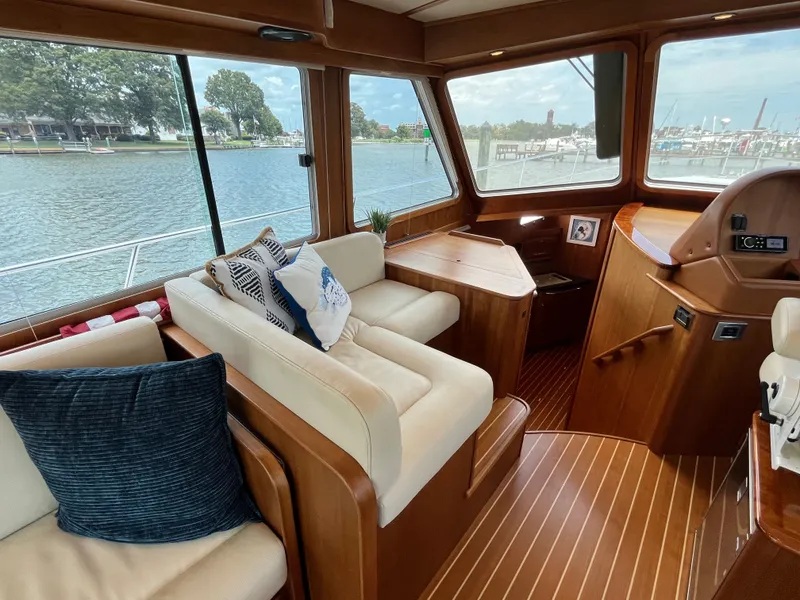 Slide: The Image of 2018 Sabre 48 "Legasea" Salon - 14