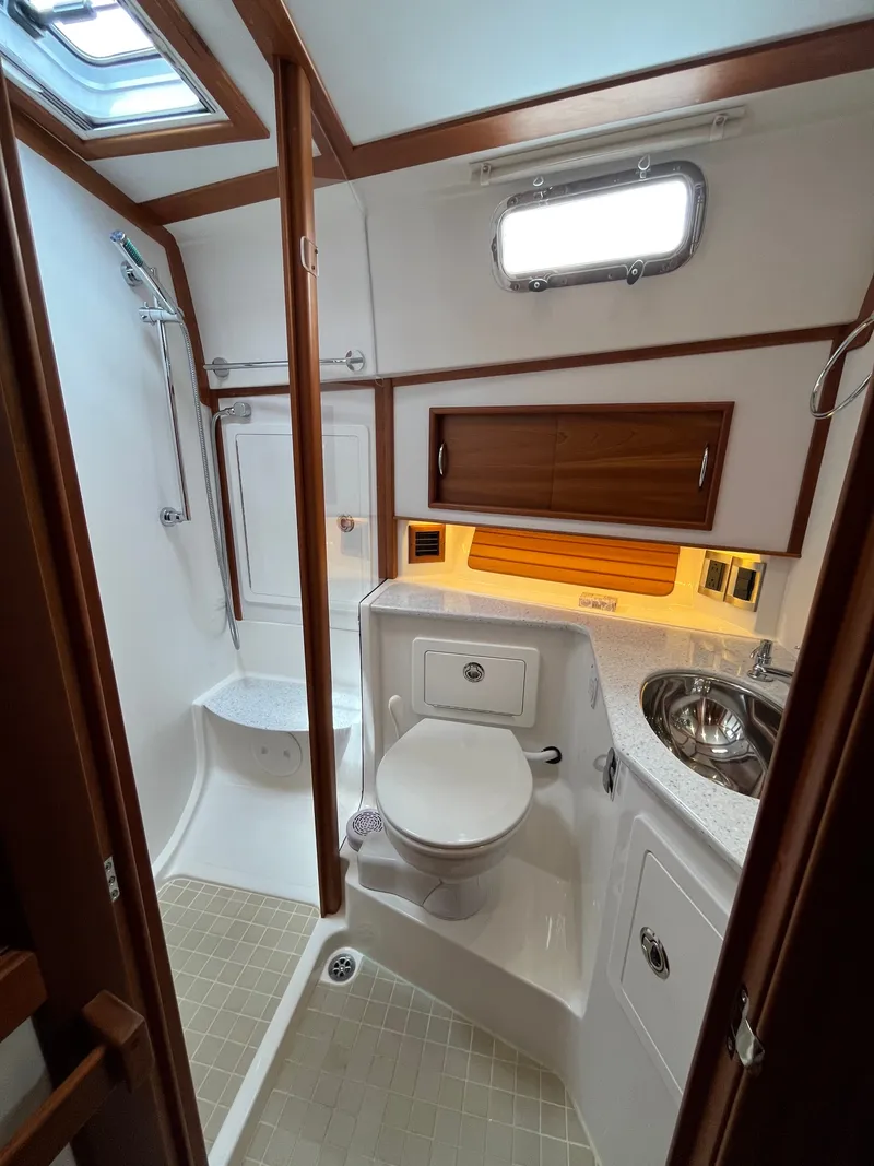 Slide: The Image of 2018 Sabre 48 "Legasea" Guest Head - 51