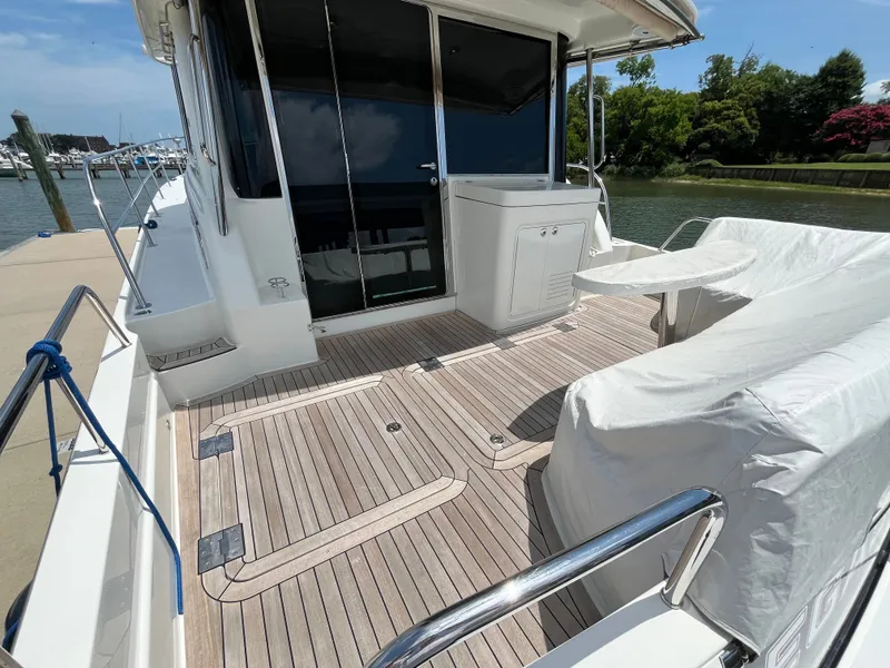 Slide: The Image of 2018 Sabre 48 "Legasea" Cockpit - 59