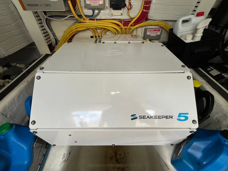 Slide: The Image of 2018 Sabre 48 "Legasea" Seakeeper 5 - 67