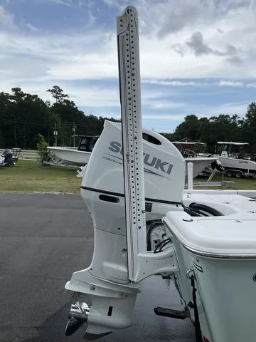 Slide: The Image of Sea Pro 208 DLX 2023 - 13