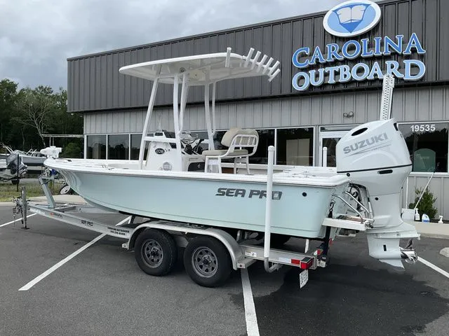 Slide: The Image of Sea Pro 208 DLX 2023 - 14